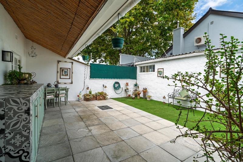 2 Bedroom Property for Sale in Harfield Village Western Cape